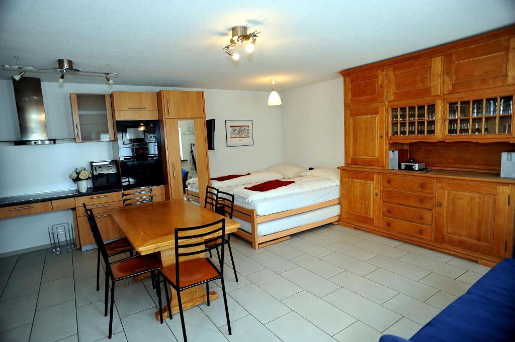 Niros Bed & Breakfast Birsfelden Δωμάτιο φωτογραφία