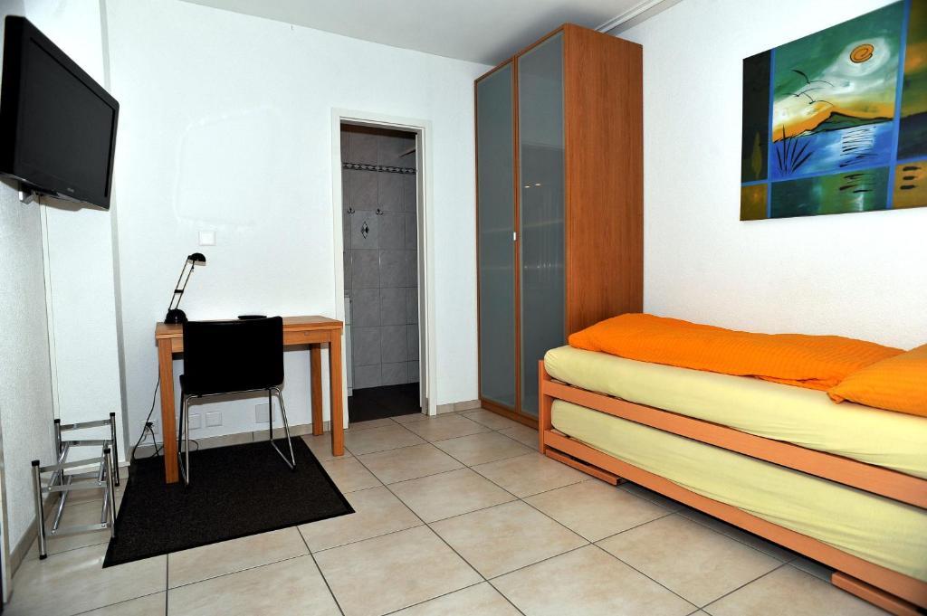 Niros Bed & Breakfast Birsfelden Δωμάτιο φωτογραφία