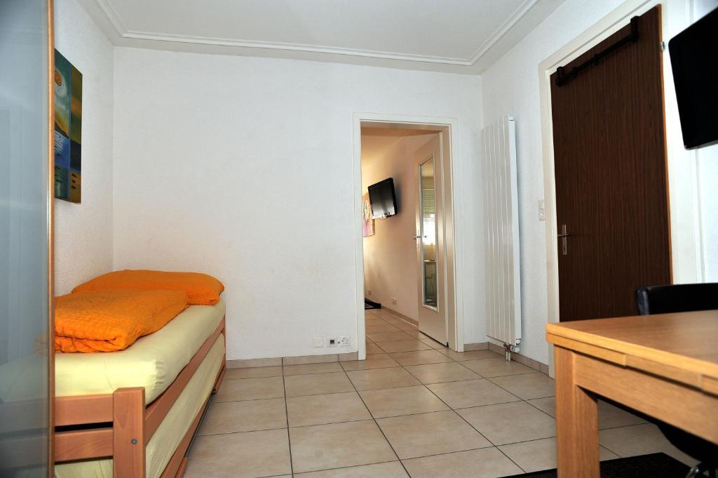 Niros Bed & Breakfast Birsfelden Δωμάτιο φωτογραφία