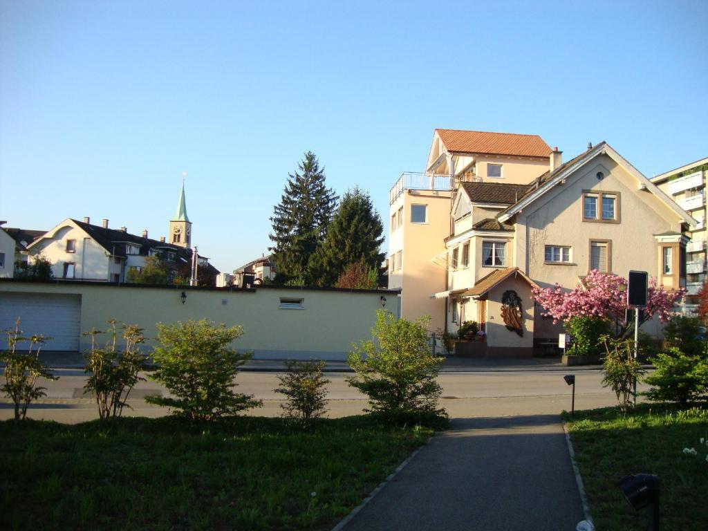 Niros Bed & Breakfast Birsfelden Εξωτερικό φωτογραφία